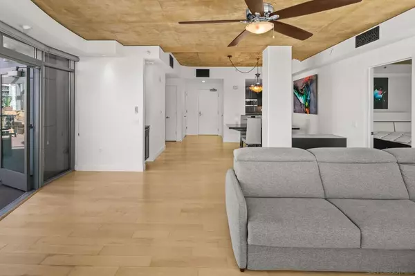 San Diego, CA 92101,801 Ash St #702