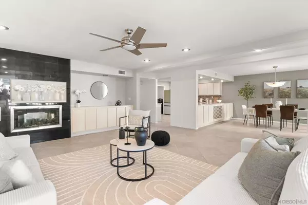 Carlsbad, CA 92009,2552 Navarra Dr #A