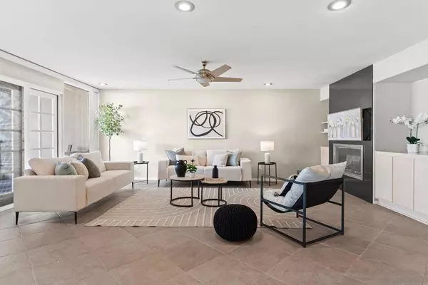 Carlsbad, CA 92009,2552 Navarra Dr #A