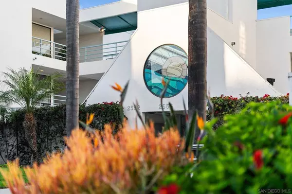 Carlsbad, CA 92009,2552 Navarra Dr #A