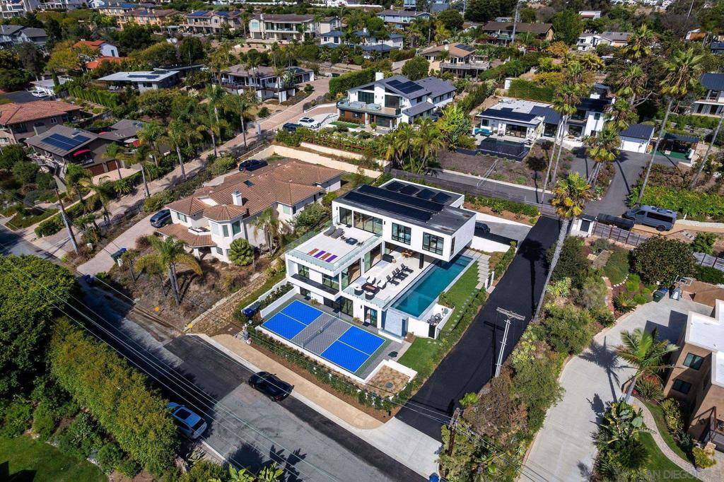 Encinitas, CA 92024,1605 Burgundy Rd