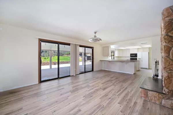 Ramona, CA 92065,25221 Hereford Dr