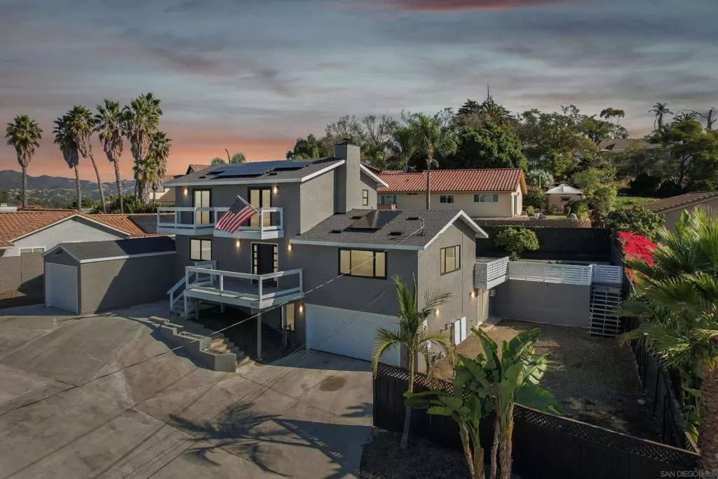 Vista, CA 92083,2422 Primrose Avenue