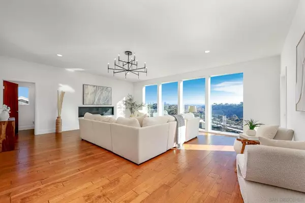 La Jolla, CA 92037,7901 Avenida Kirjah