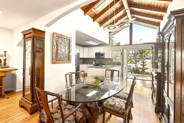 La Jolla, CA 92037,552 Fern Glen