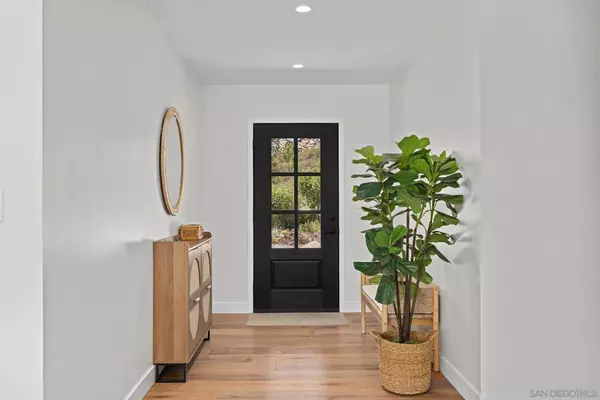 Alpine, CA 91901,2686 Via Viejas