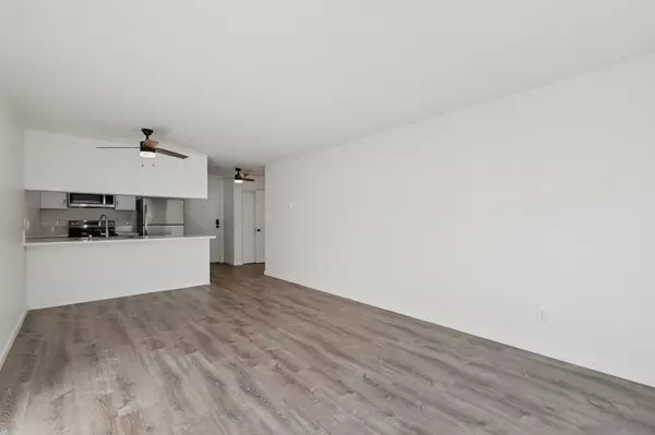 San Diego, CA 92111,8034 Linda Vista Rd #1S