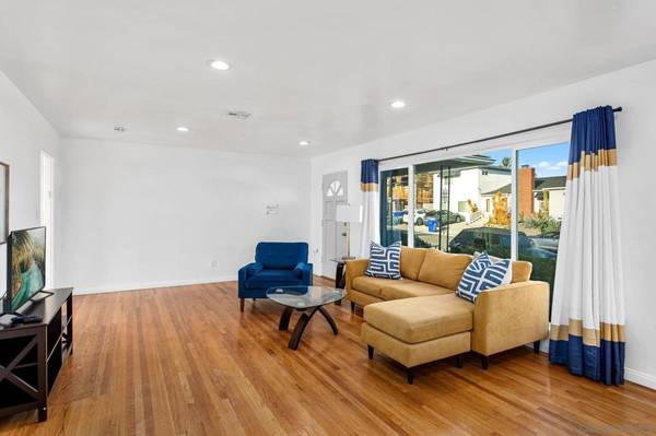 San Diego, CA 92115,4920 Rockford Dr