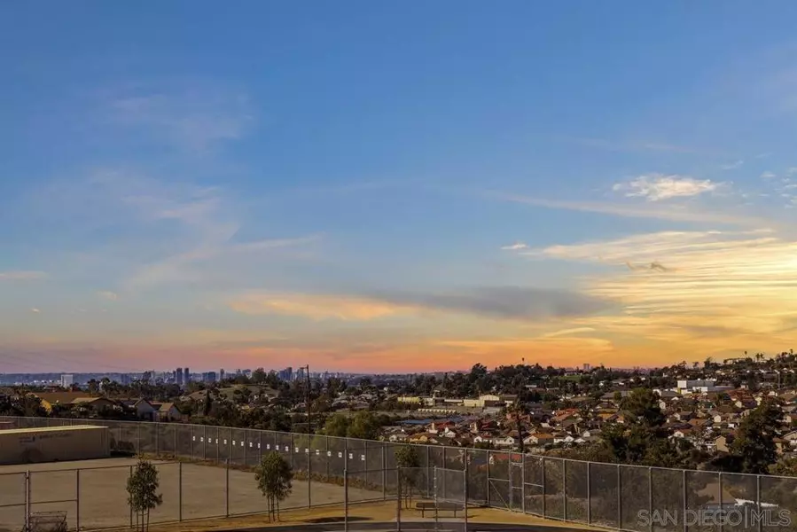 286 Ridgecrest Dr., San Diego, CA 92114