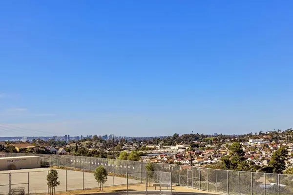 San Diego, CA 92114,286 Ridgecrest Dr.