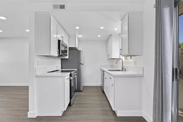 San Diego, CA 92115,6765 Amherst St #C