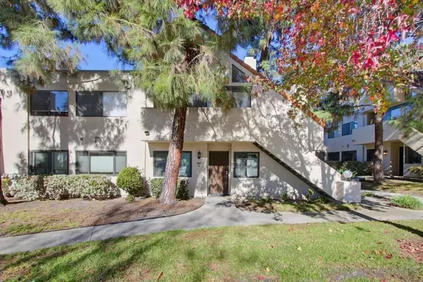 Vista, CA 92083,387 N Melrose Dr #D