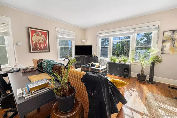 San Diego, CA 92102,3042 48 Broadway