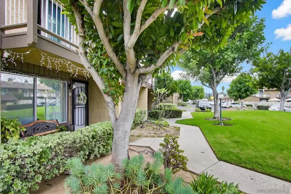 El Cajon, CA 92021,988 E Main E #B