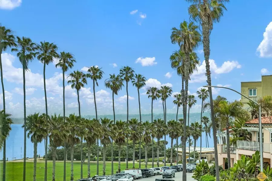 8040 Girard Ave #2, La Jolla, CA 92037