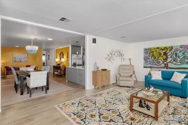 Carlsbad, CA 92011,7018 San Carlos Street #60