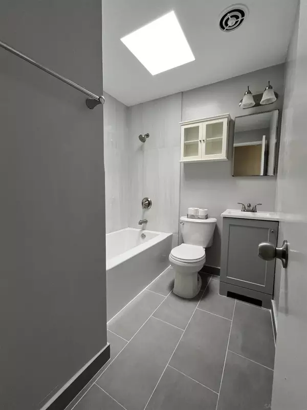 San Diego, CA 92123,8961 Earhart St