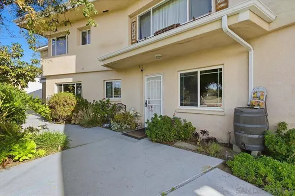 La Mesa, CA 91941,4341 Vista Way #A