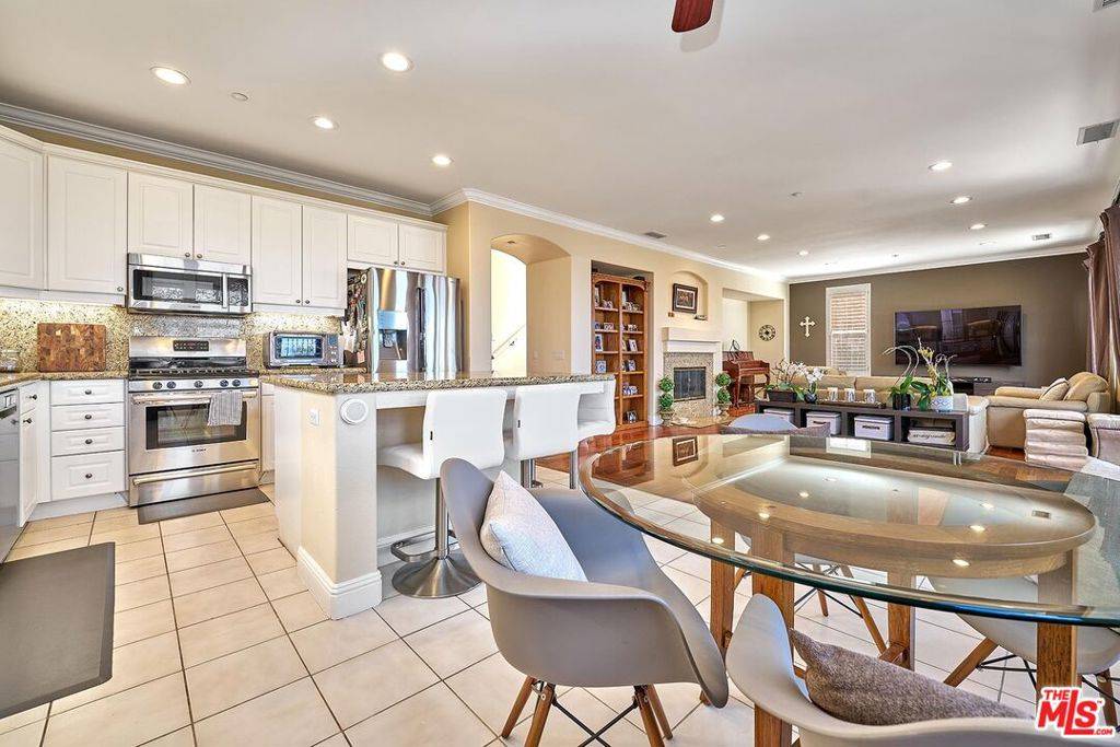 Tujunga, CA 91042,11061 Tamberly LN