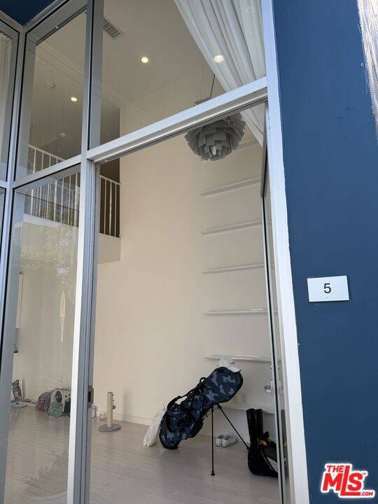 West Hollywood, CA 90046,7917 Willoughby AVE #5