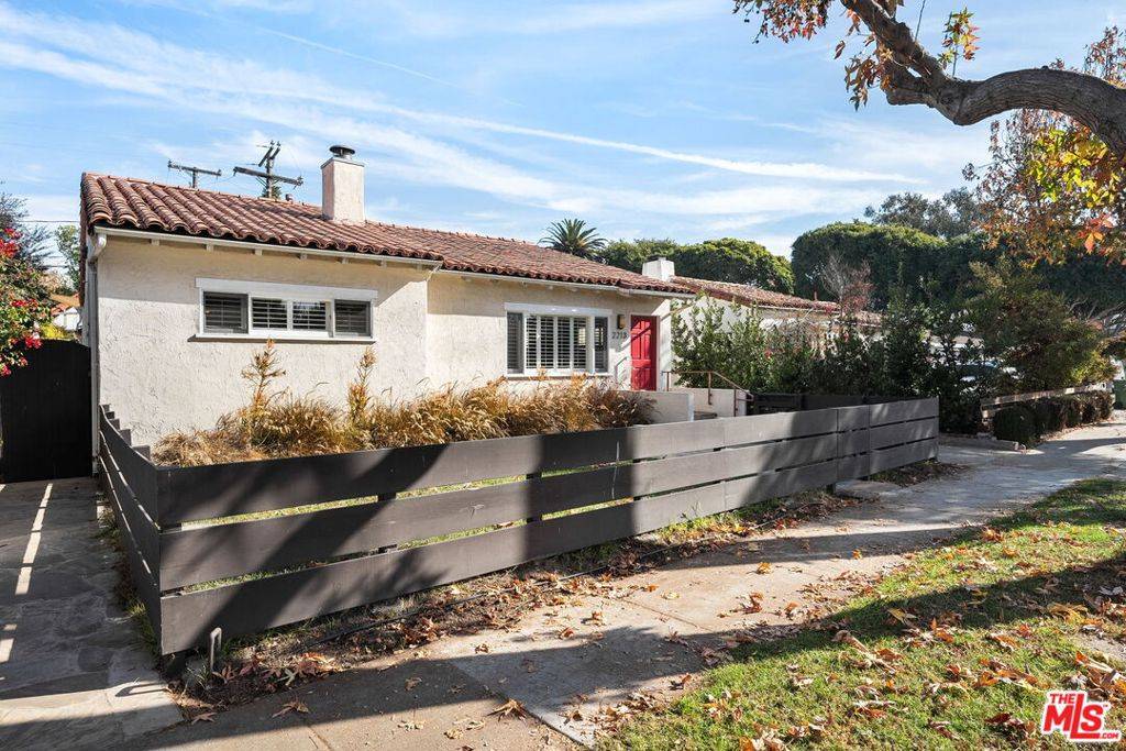 Santa Monica, CA 90405,2213 14th ST