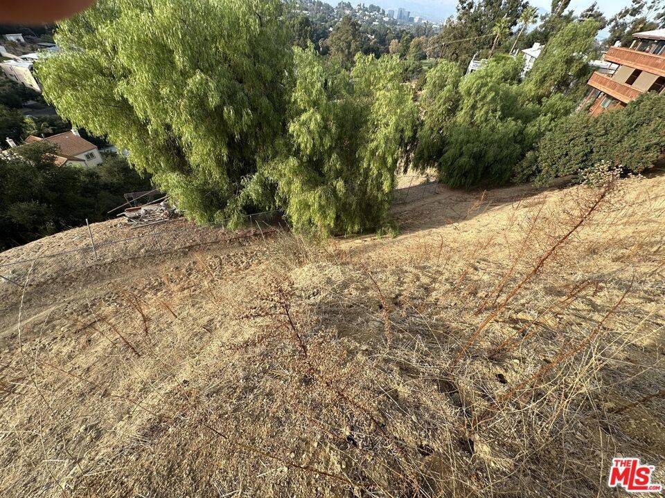 Woodland Hills, CA 91364,0 .