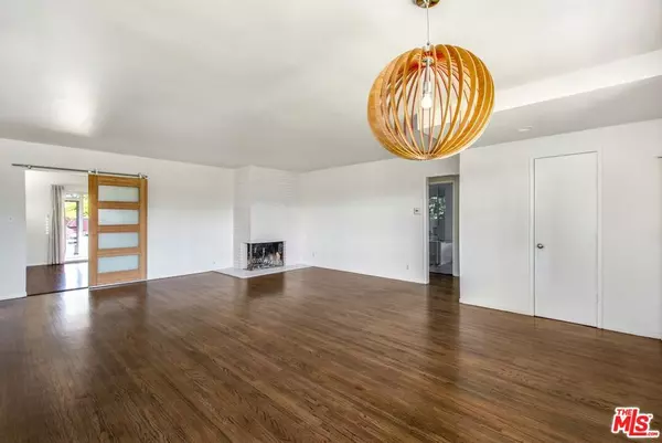 Los Angeles, CA 90065,2615 Range RD