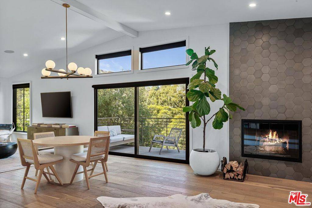 Los Angeles, CA 90046,2785 Laurel Canyon PL