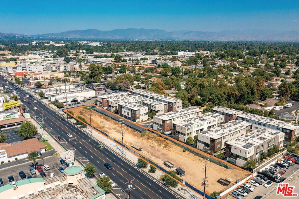 Northridge, CA 91324,8350 Reseda BLVD