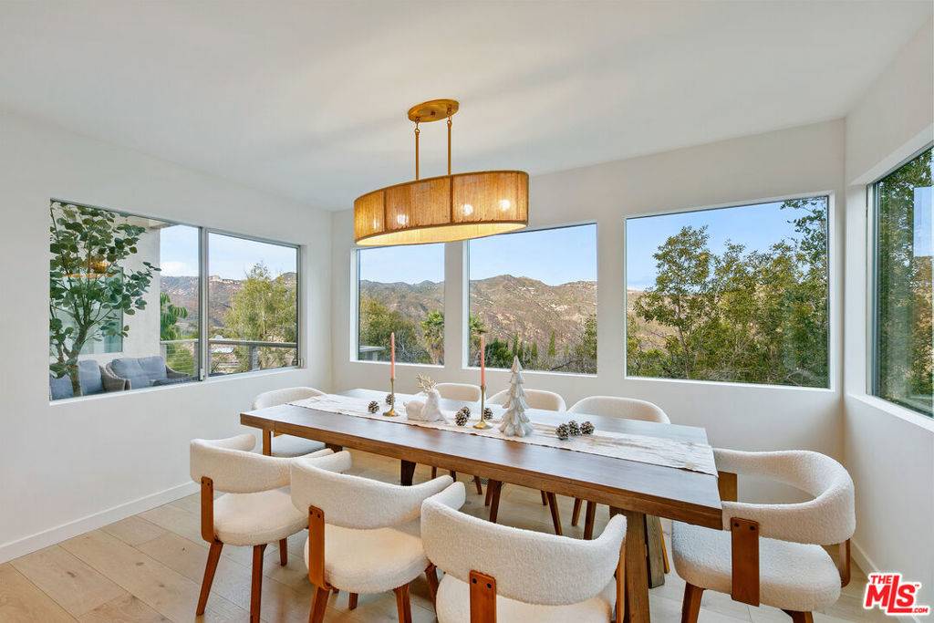 Malibu, CA 90265,1876 Lookout RD