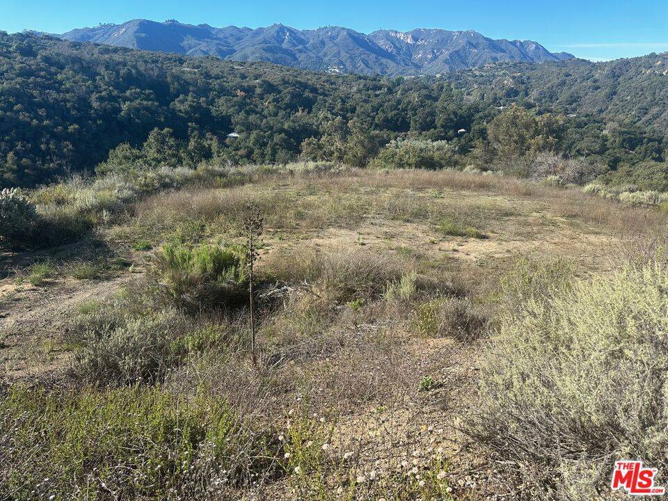 3 Hillside DR, Topanga, CA 90290