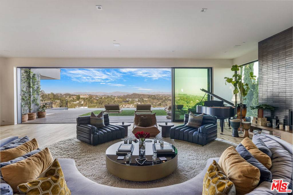 1030 Somera RD, Los Angeles, CA 90077