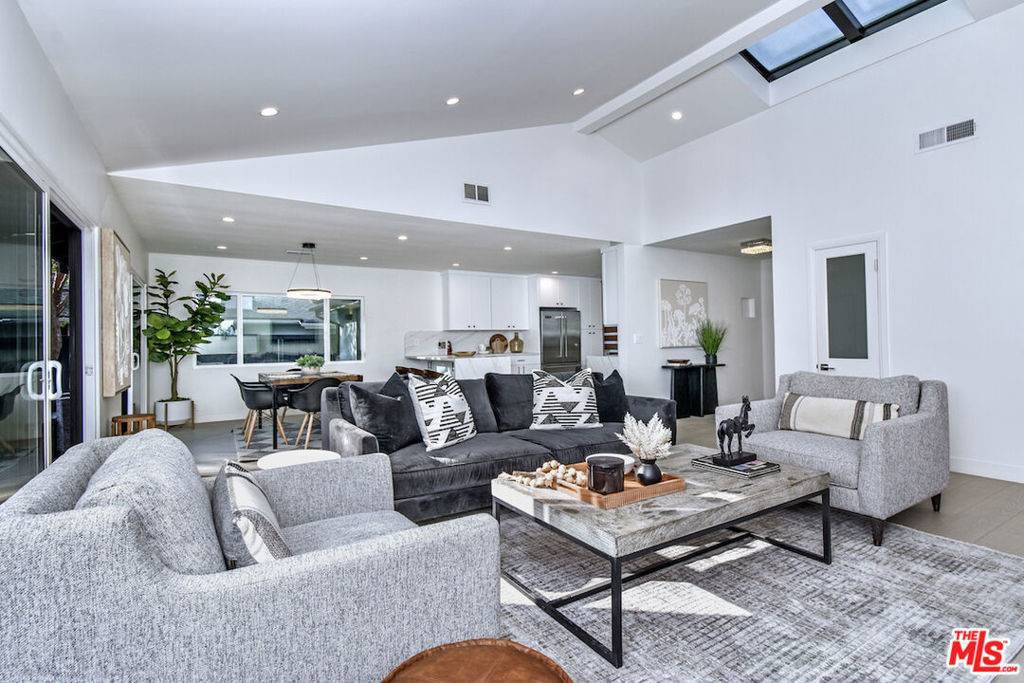 4512 Libbit AVE, Encino, CA 91436