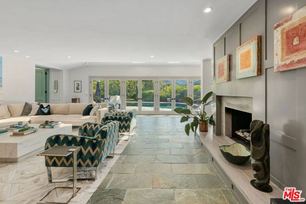 8532 Eastwood RD, Los Angeles, CA 90046