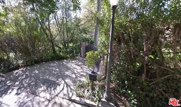 141 N Bentley AVE, Los Angeles, CA 90049