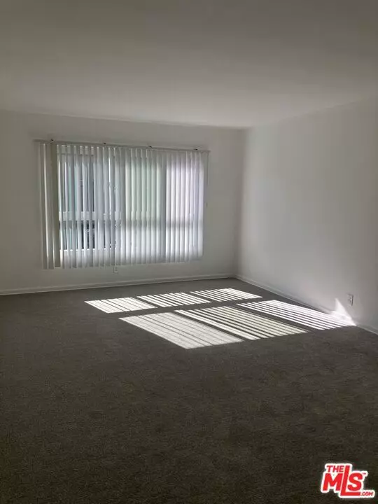 Los Angeles, CA 90028,1736 N Garfield PL #7