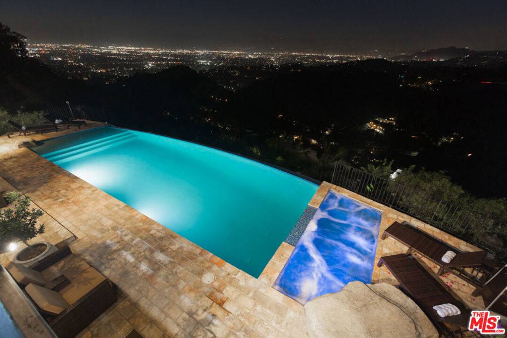 Beverly Hills, CA 90210,13211 Mulholland DR