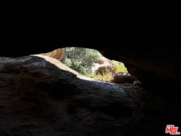 West Hills, CA 91311,585 Box Canyon