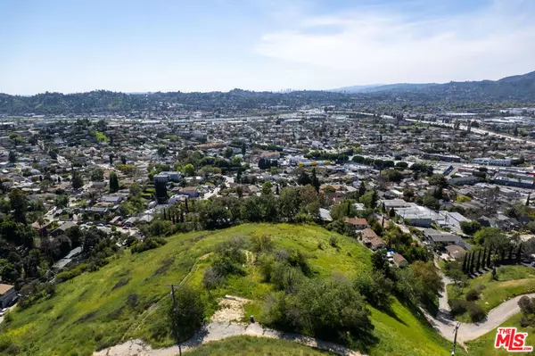 Los Angeles, CA 90065,3566 N Paseo DR