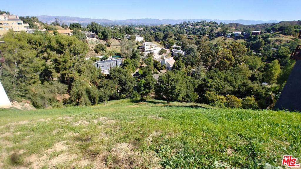0 Iglesia DR, Woodland Hills, CA 91364