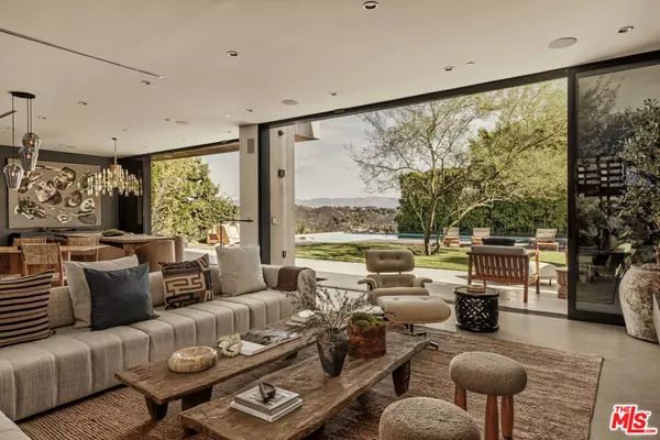 Los Angeles, CA 90077,1632 Stradella RD