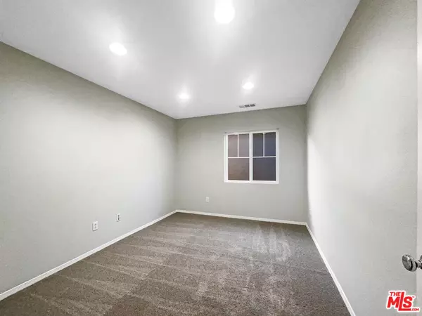 Valencia, CA 91354,24043 Tango DR