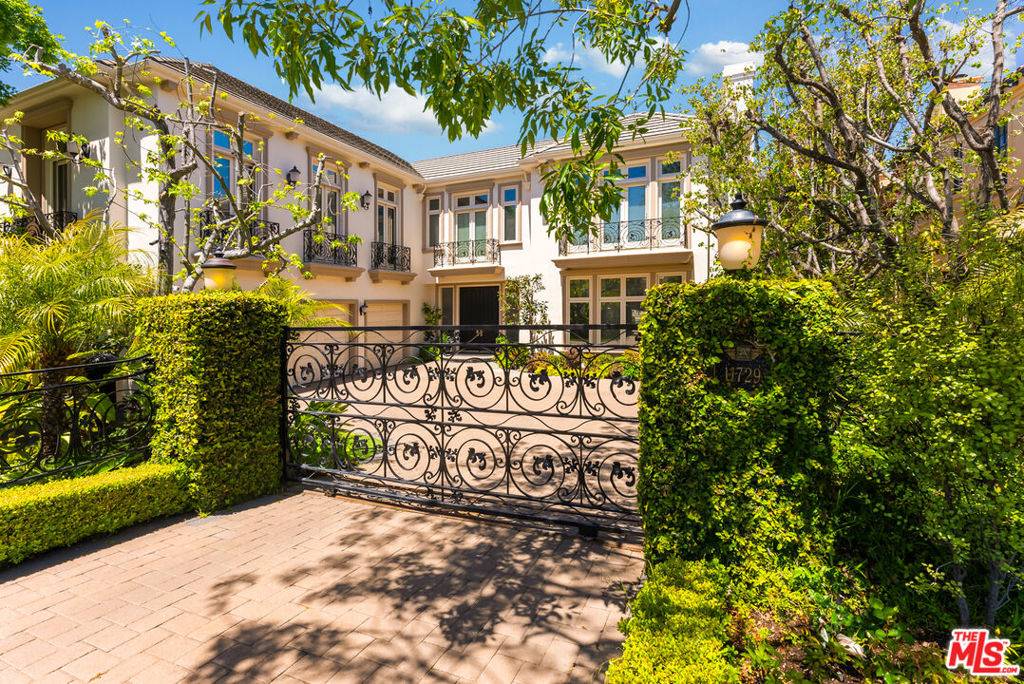 Los Angeles, CA 90077,11729 Wetherby LN