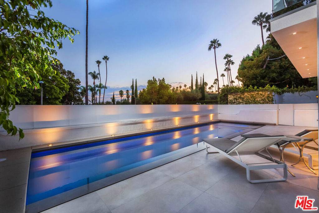 Beverly Hills, CA 90210,9331 DOHENY RD