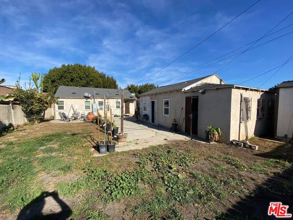Los Angeles, CA 90043,3210 W 77th ST