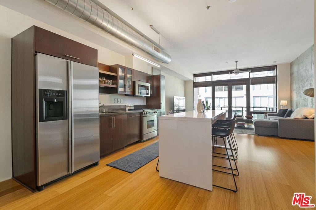 Los Angeles, CA 90015,1111 S Grand AVE #1205