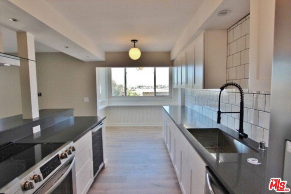 Playa Del Rey, CA 90293,372 Pershing DR