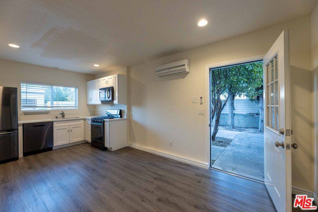 Winnetka, CA 91306,20104 Baltar ST