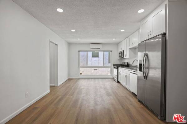 Los Angeles, CA 90046,7949 Romaine ST #6