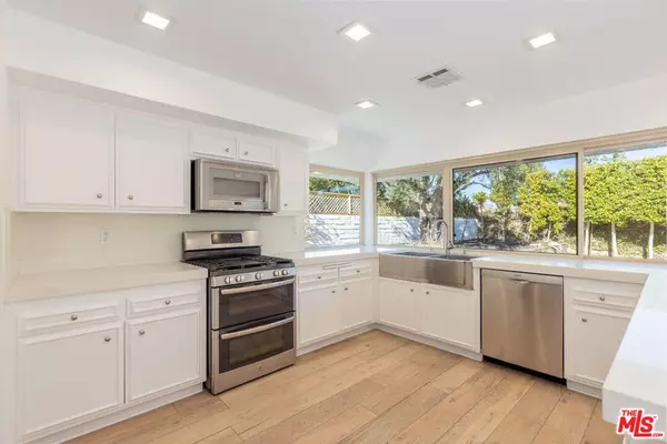 Westlake Village, CA 91361,4531 Coolhaven CT
